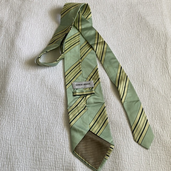 Giorgio Armani Green and Yellow Silk Ties - Picture 3 of 3